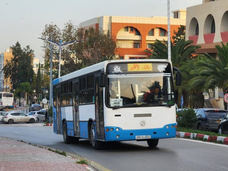 100 V8 Bus Air Conditioner