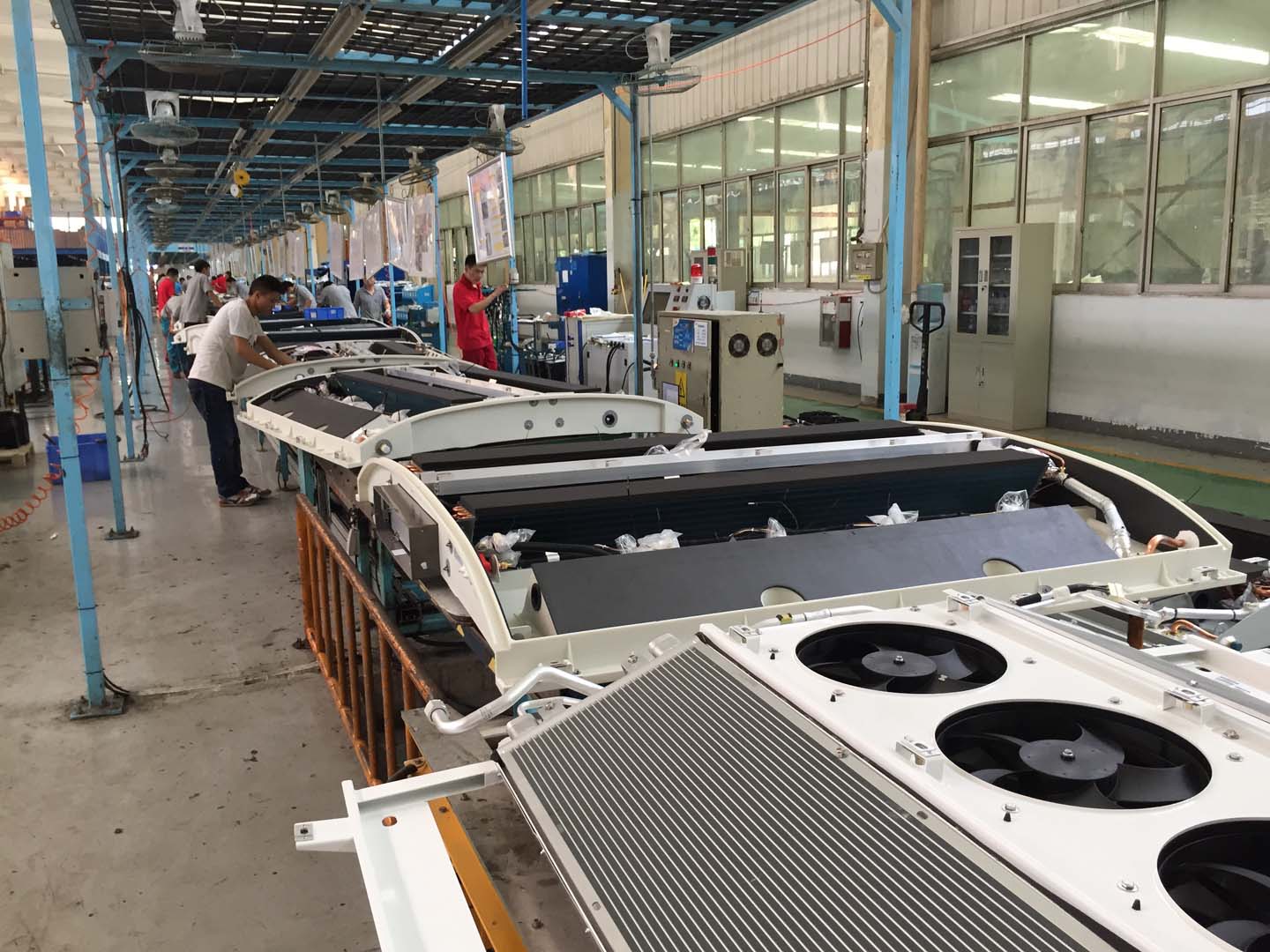 Minibus air conditioning