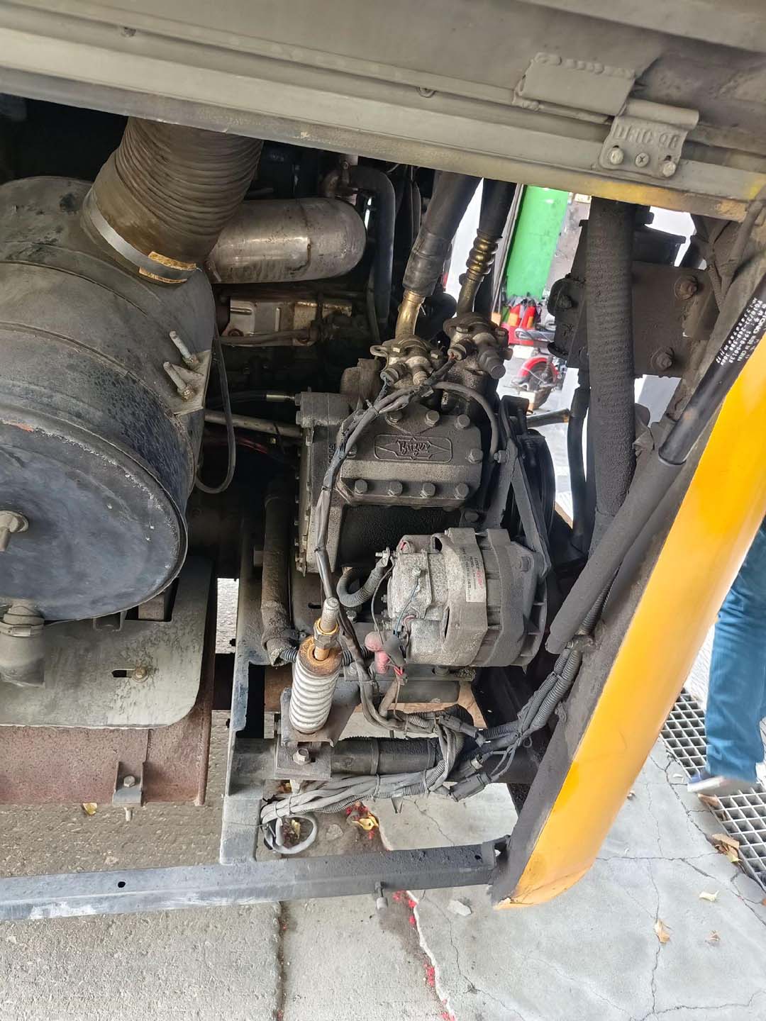 Bus Air Conditioner Repair