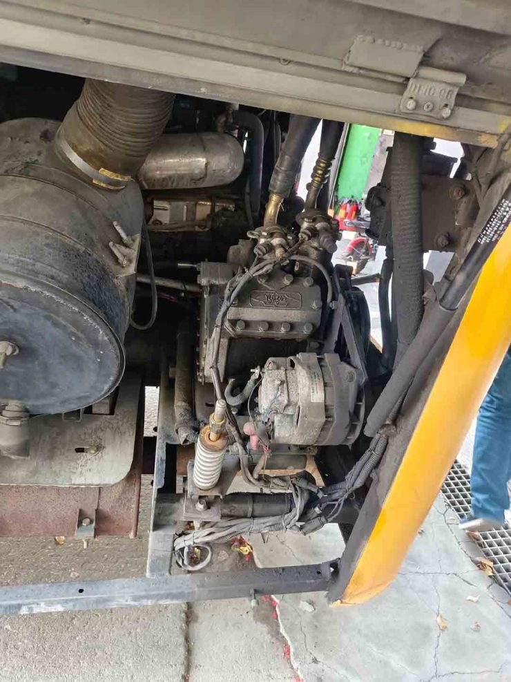 Bus Air Conditioning Compressor Replacement