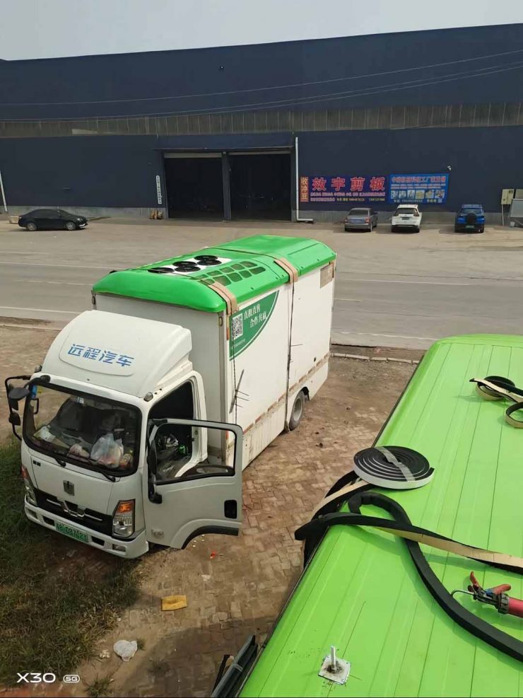 Bus air conditioning vibration