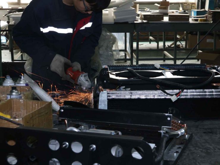 how to charge auto ac